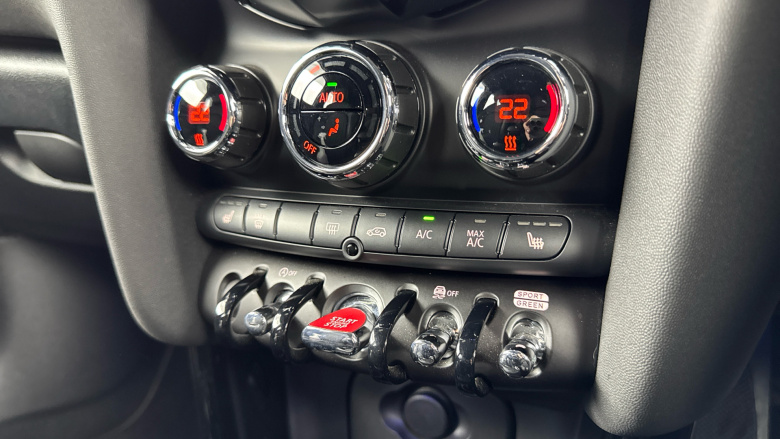 MINI Hatchback 1.5 Cooper Exclusive Premium 5dr Auto Petrol Hatchback